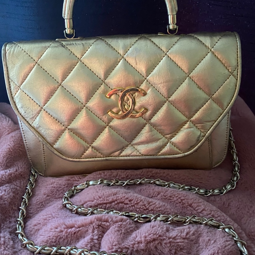 Vintage Chanel gold shoulder purse